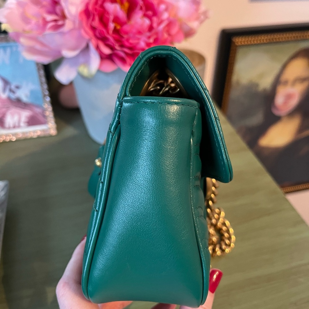Authentic Gucci Green Shoulder Bag w/ Gold Hardware - Picture 3 of 16